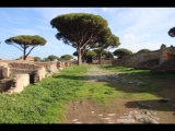 04990 ostia - regio i - insula xix - aula dei mensores (i,xix,3) - blick ri osten - 01-2024.jpg